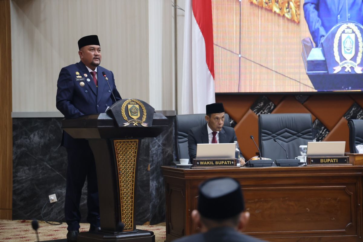 Rudy Susmanto Sampaikan RAPBD Perubahan 2026 dan RAPBD 2027 ke DPRD