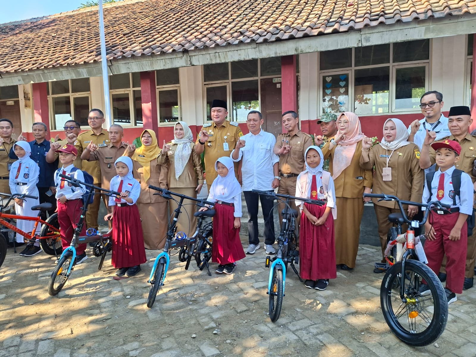 Kami Mendengar Jadi Aksi Nyata, Rudy Susmanto Gerak Cepat Atasi Krisis Air di SDN Lulut