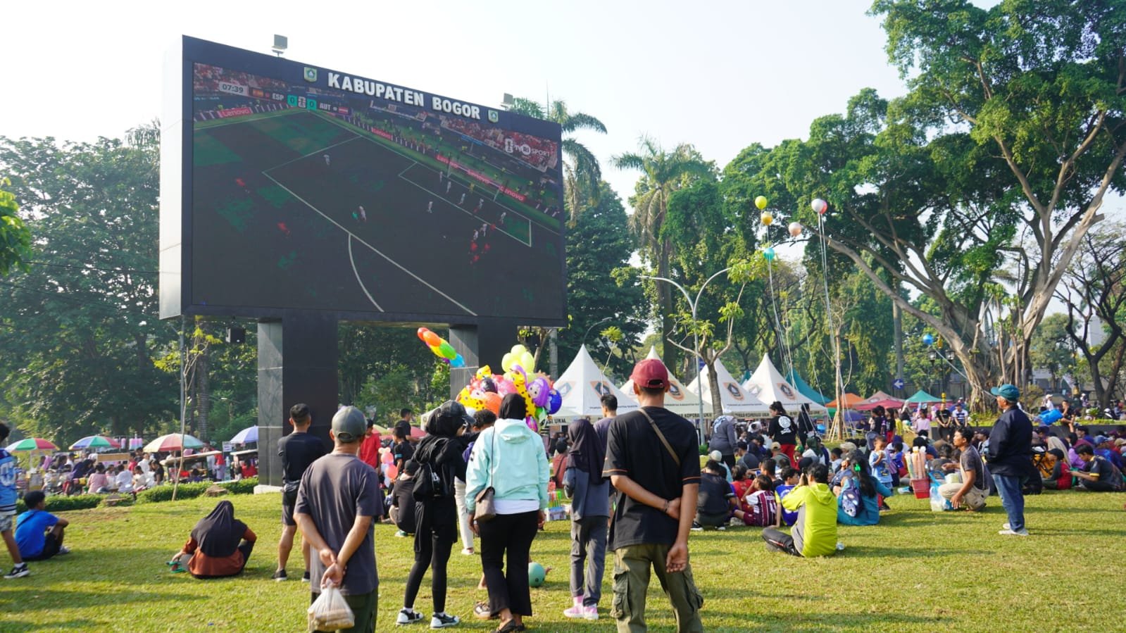Alun-Alun Bogor Makin Hidup, Nobar Piala Dunia Dongkrak Ekonomi UMKM