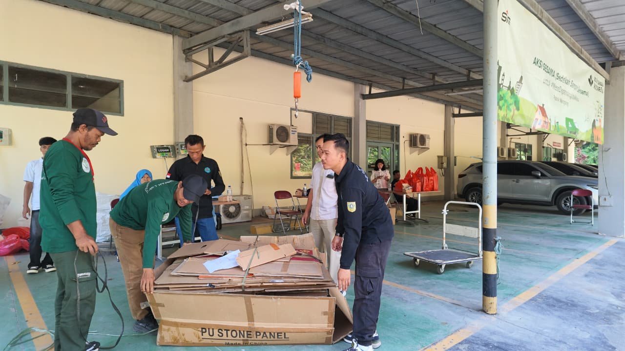 Solusi Bangun Indonesia Kelola 9 Ton Sampah Bersama Warga Klapanunggal
