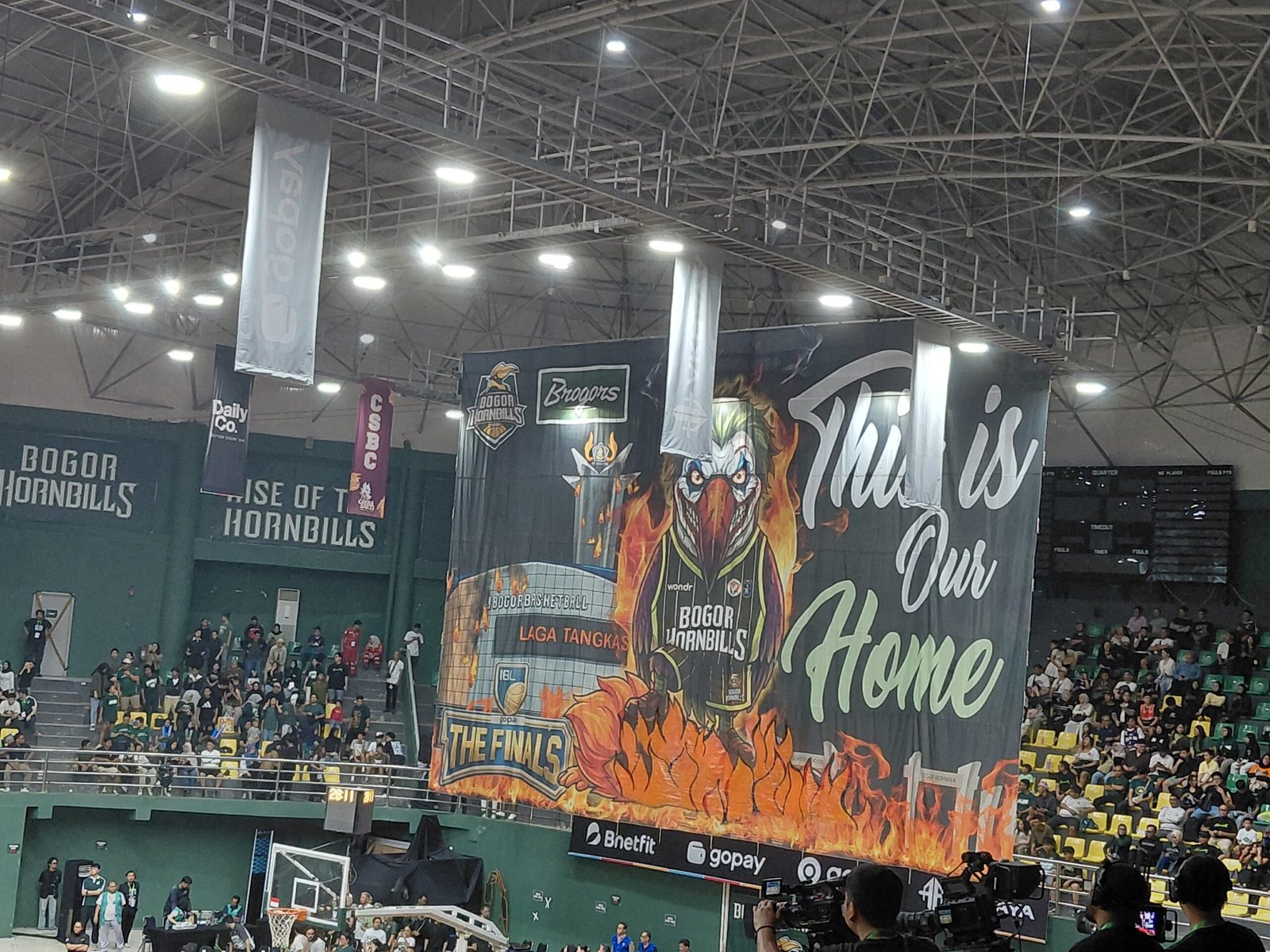 Koreografi ‘This Is Our Home’ Brogors Kobarkan Semangat Bogor Hornbills di Final IBL 2026