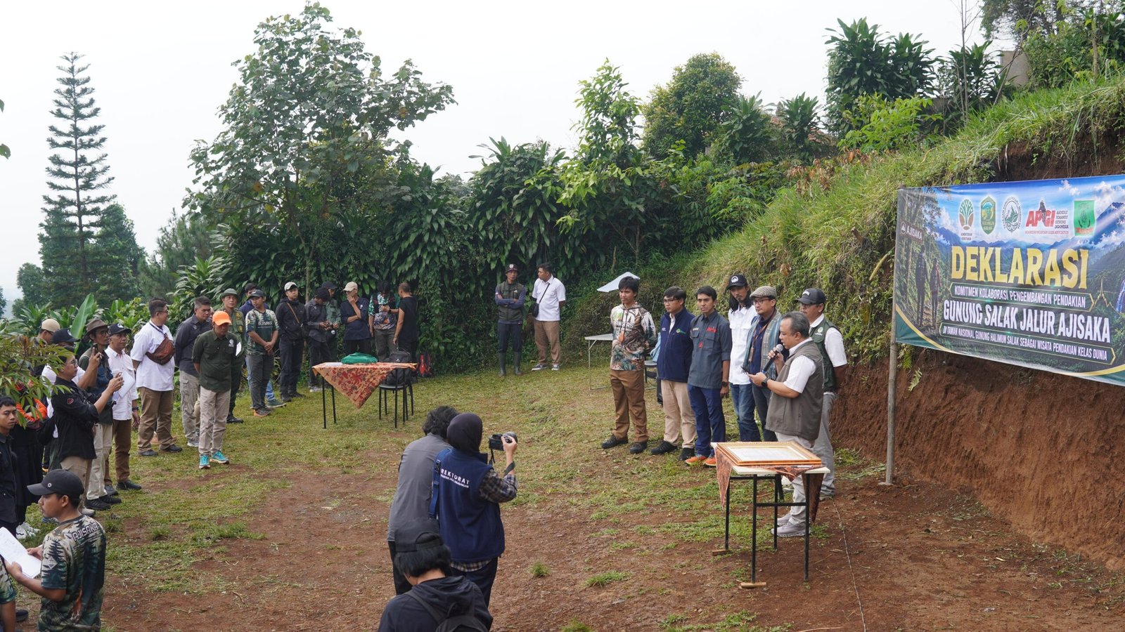 TNGHS Kembangkan Jalur Ajisaka Gunung Salak Pendakian Berstandar Nasional