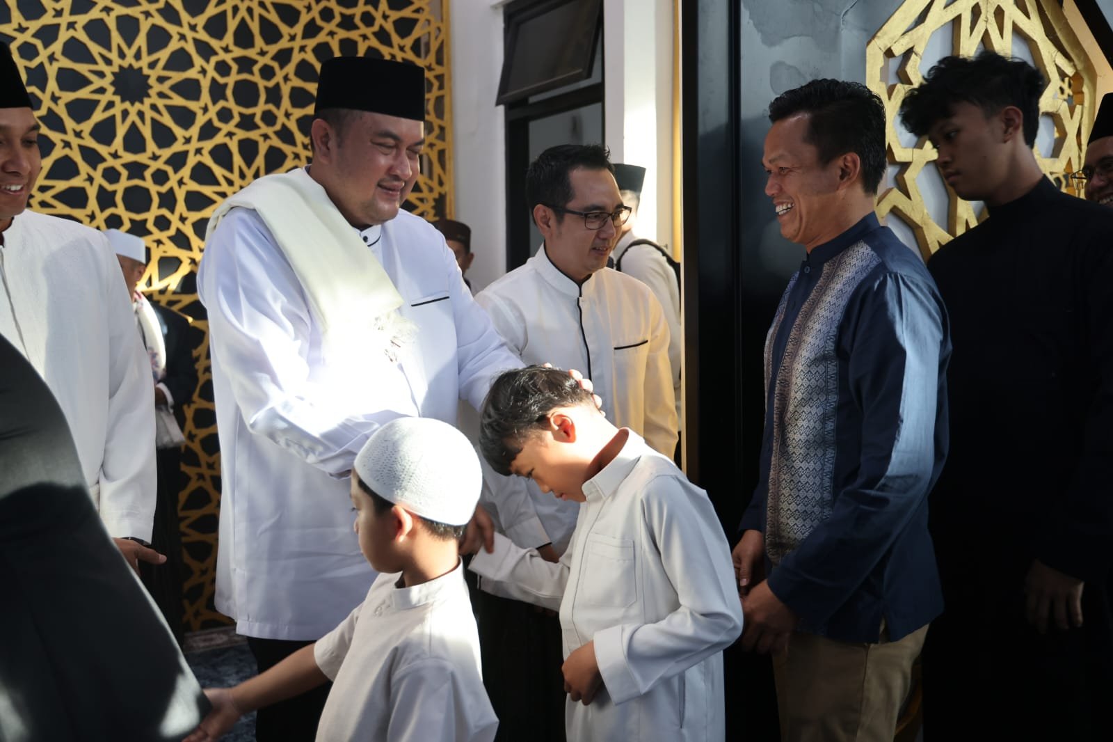 Shalat Idul Adha di Masjid Baitul Faidzin, Rudy Susmanto Ajak Warga Perkuat Solidaritas