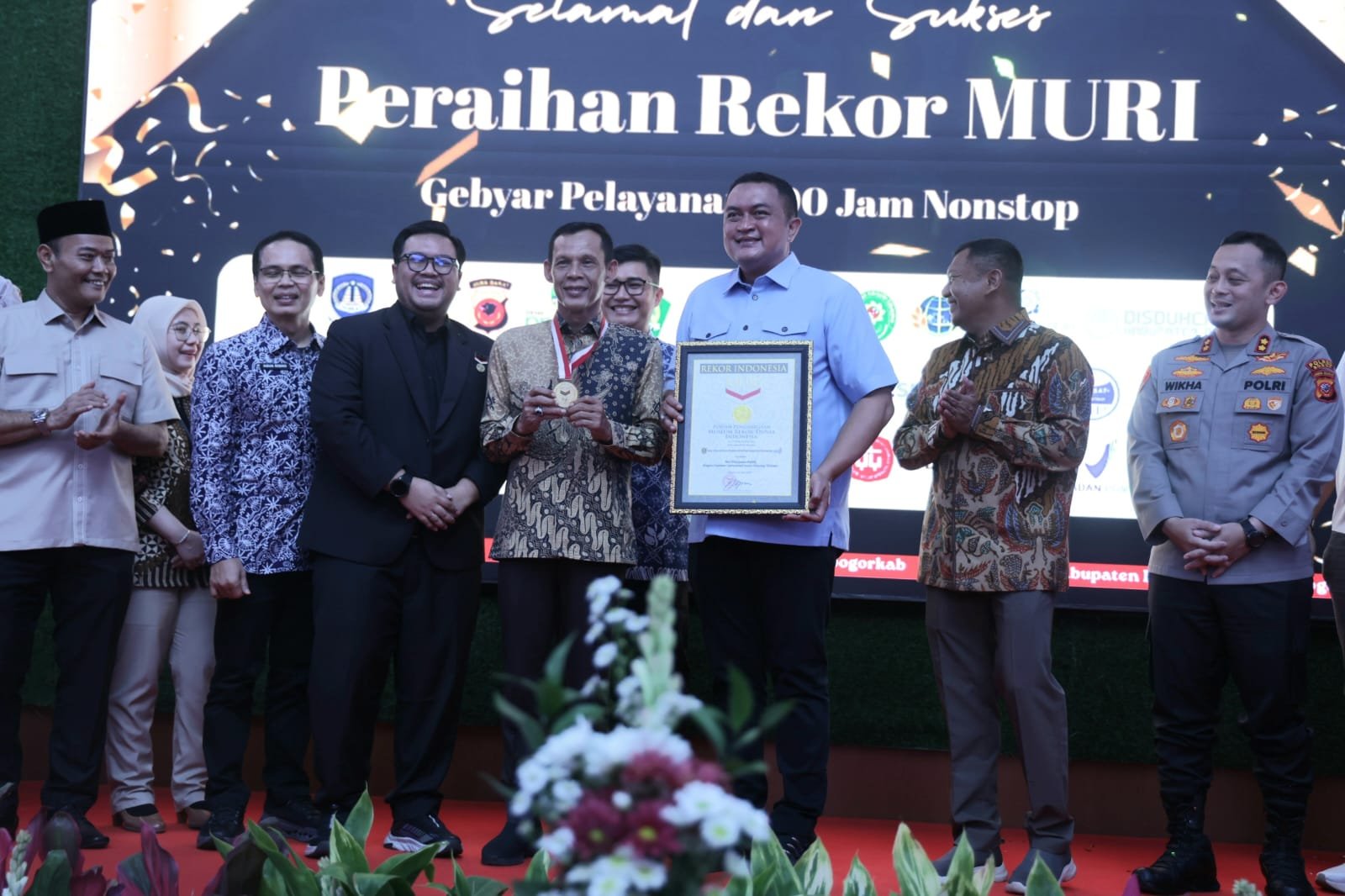 Rekor MURI Pelayanan 100 Jam Nonstop, Rudy Susmanto Dorong Reformasi Layanan Publik Bogor
