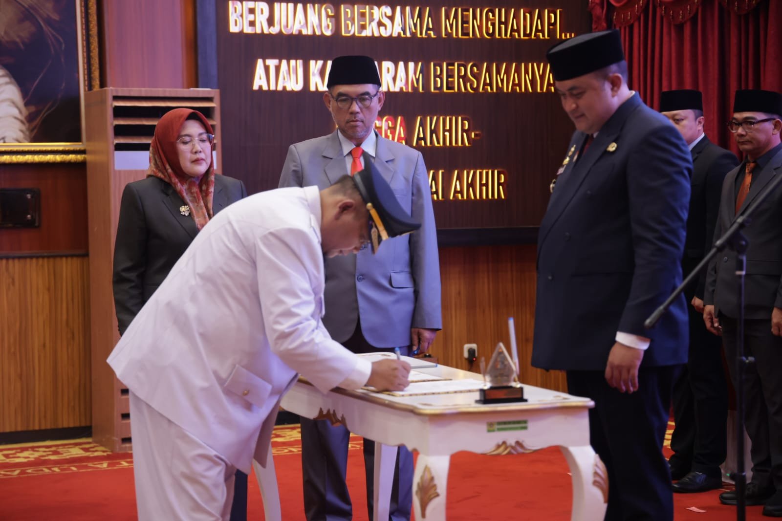 Rudy Susmanto Lantik 32 Pejabat Pemkab Bogor, Tekankan Integritas dan Pelayanan Publik