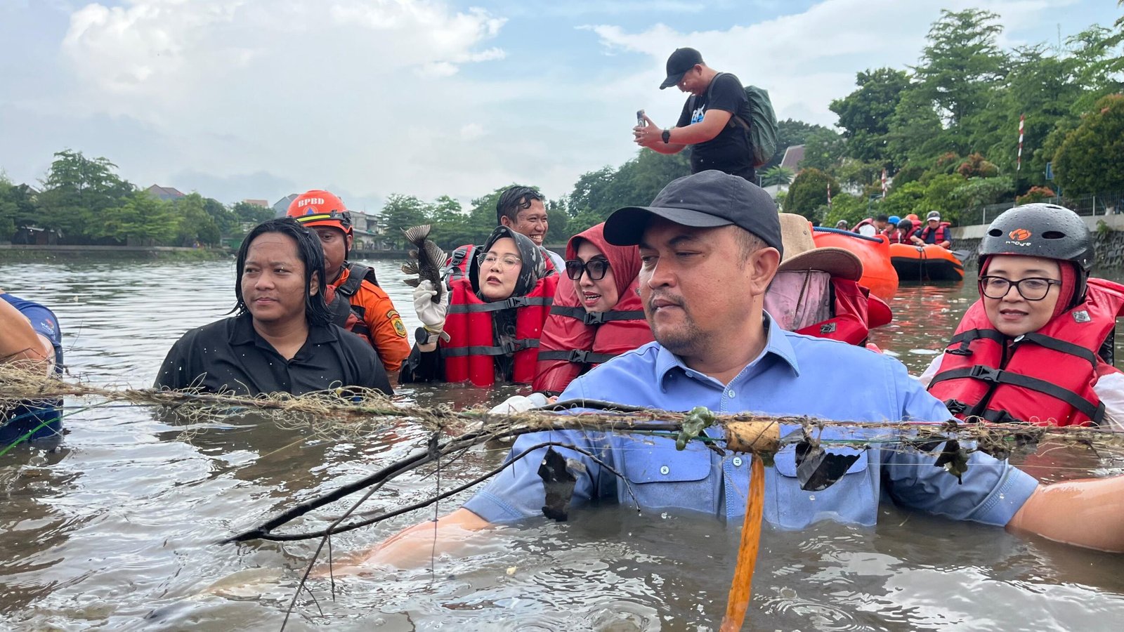 Bupati Bogor Turun Sungai, 220 Kilogram Ikan Sapu-Sapu Ditangkap di Situ Citatah