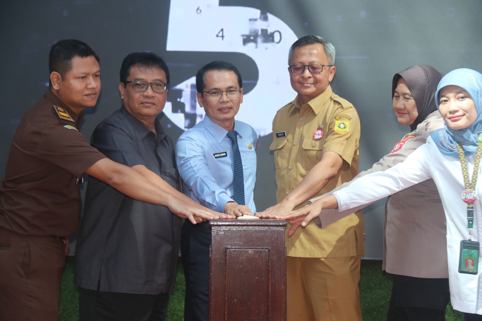 Pemkab Bogor Buka Layanan Publik 100 Jam Nonstop, Warga Bisa Urus Dokumen hingga Dini Hari