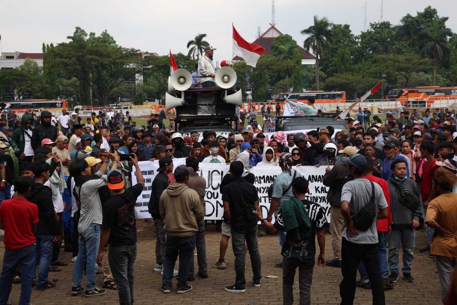 Di Balik Penutupan Tambang Rumpin–Parungpanjang: Antara Nafas Warga dan Kebijakan Pemerintah