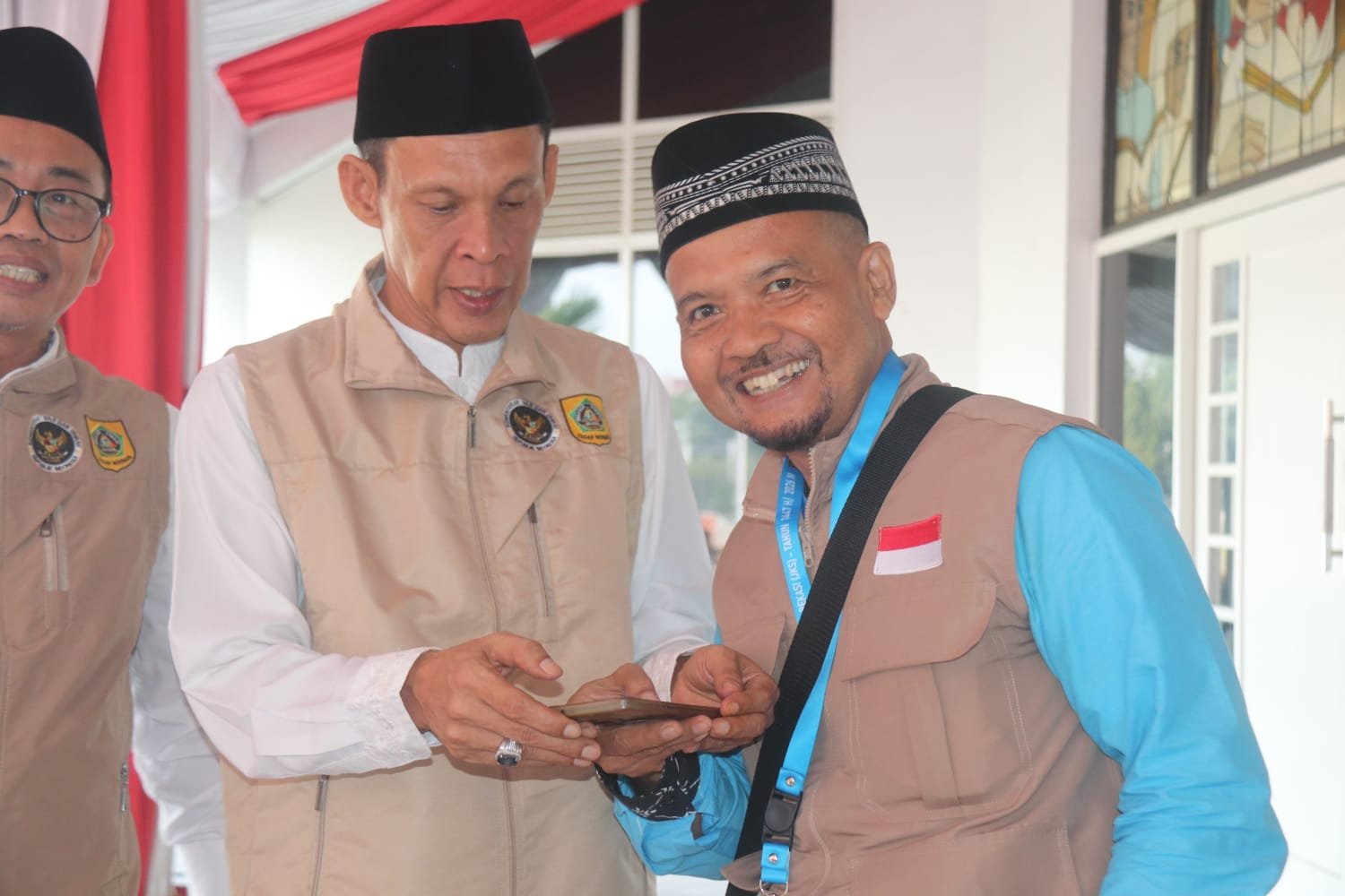 Kloter Perdana Haji 2026 Berangkat dari Cibinong, 445 Jemaah Bogor Dilepas Jaro Ade