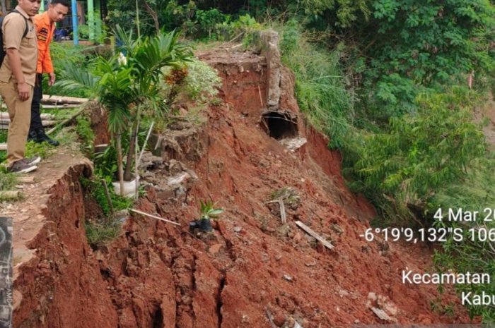 Bantaran Sungai Cileungsi Amblas 30 Meter, Perumahan Villa Nusa Indah Terancam Banjir