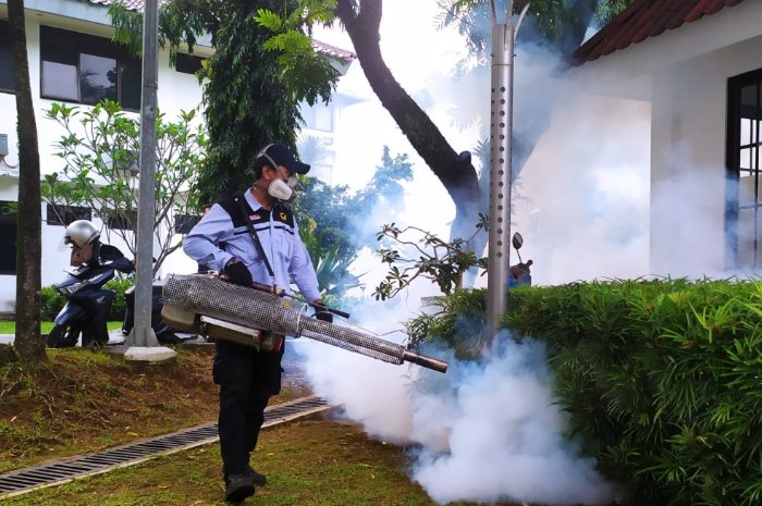 Lindungi Anggota dan Staf dari DBD, Rudy Susmanto Perintahkan Fogging Kantor DPRD Kabupaten Bogor