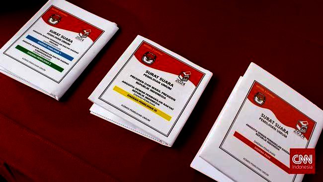 Kejar Target Tepat Waktu, KPU Kabupaten Bogor Tambah Petugas Pelipat Surat Suara