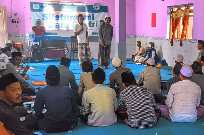 Membangun Peran Strategis Kaum Sarungan, Silaturahmi Ruhiyat Sujana Disambut Antusias Barisan Santri dan Kepala Kobong Pesantren