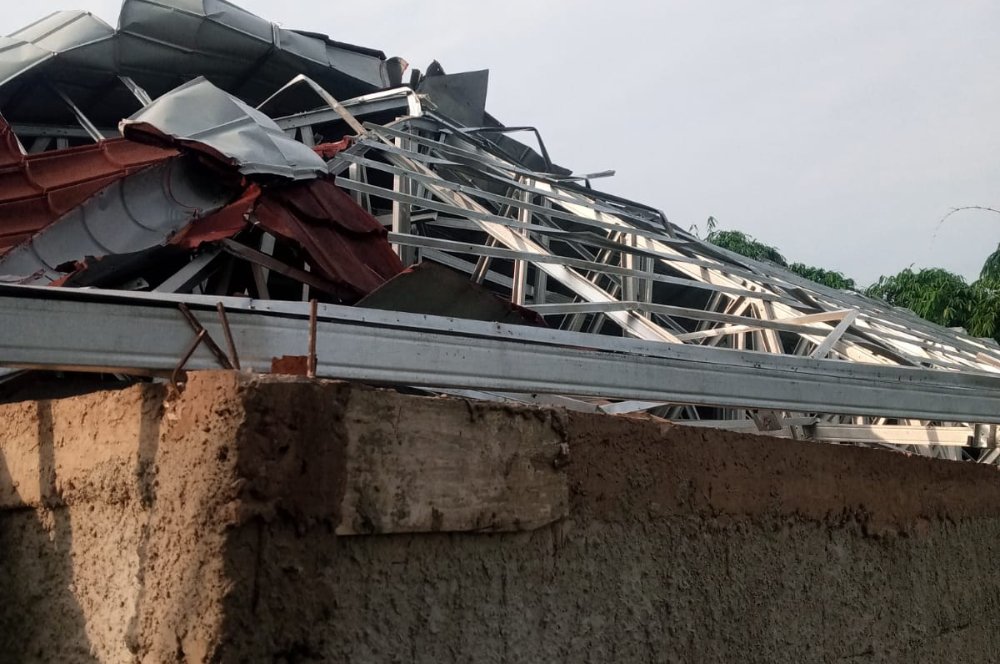 Angin Puting Beliung Hancurkan Ratusan Rumah di Bogor