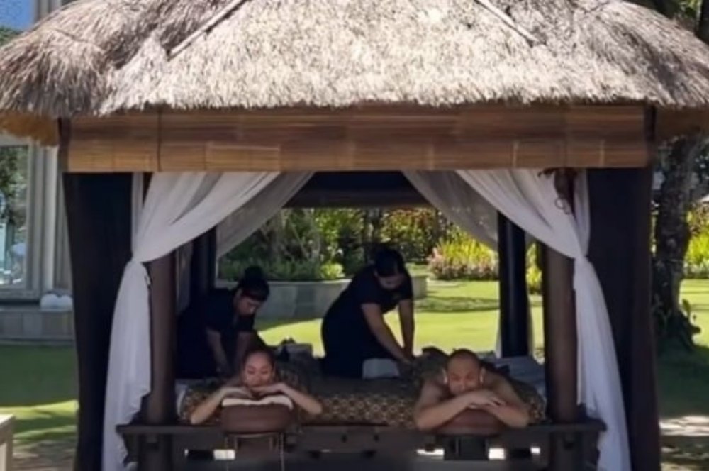 Momen Romantis Honeymoon Bunga Citra Lestari dan Tiko Aryawardhana di Pulau Dewata